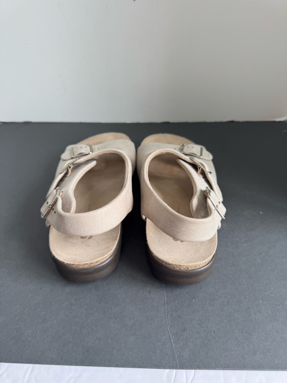 SAS Relaxed Printed Leather Buckle Strap Sandals. Size 8.5W - Picture 7 of 16